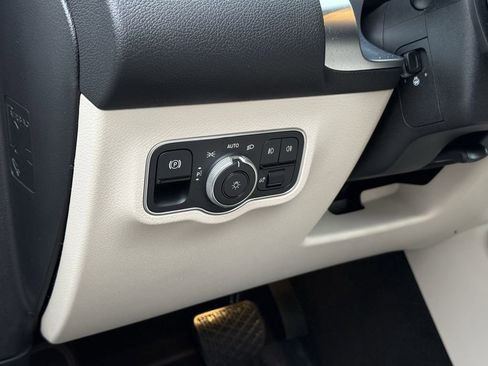 Certified 2025 Mercedes-Benz GLB 250 4MATIC image 20