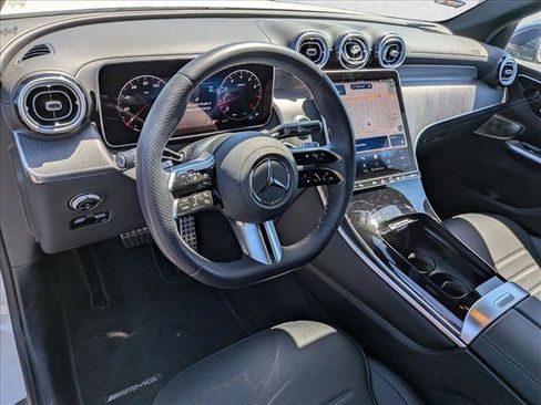Used 2025 Mercedes-Benz GLC 300 image 10