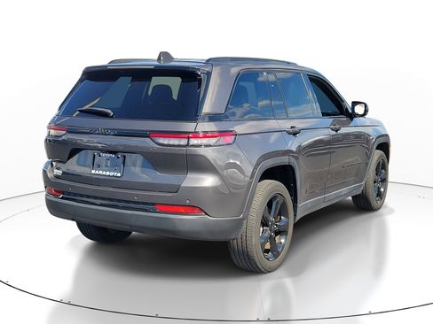 Used 2023 Jeep Grand Cherokee Altitude image 6