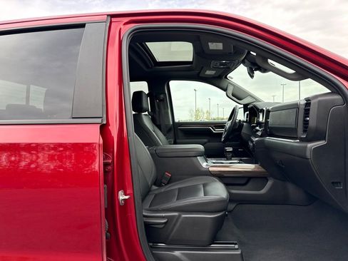 Used 2025 Chevrolet Silverado 1500 RST AWD/4WD image 11