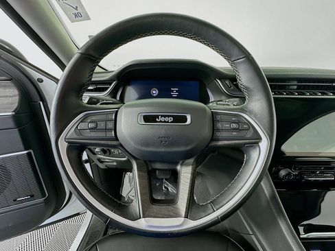 Used 2022 Jeep Grand Cherokee L Limited image 38