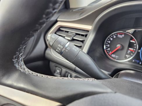 Used 2023 GMC Acadia Denali image 14