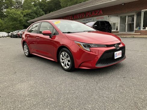 Used 2021 Toyota Corolla LE FWD image 3