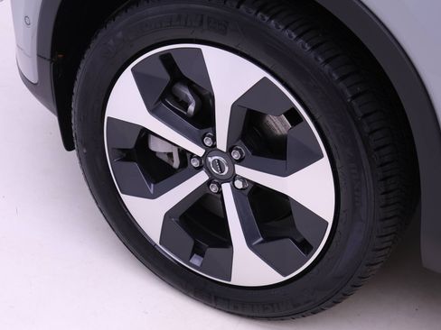 Certified 2026 Volvo XC40 B5 Plus w/ Protection Package Premier image 20