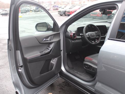 New 2026 Chevrolet Equinox RS w/ Convenience Package III image 8