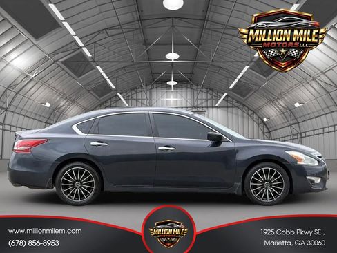 Used 2013 Nissan Altima 2.5 S FWD image 7