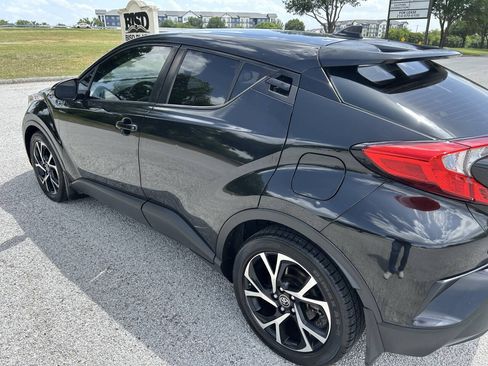 Used 2018 Toyota C-HR XLE FWD image 12