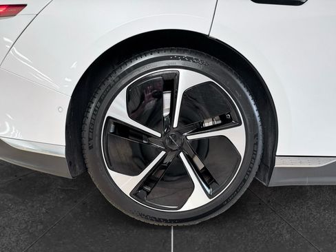 Used 2023 Lucid Air Touring AWD/4WD image 32