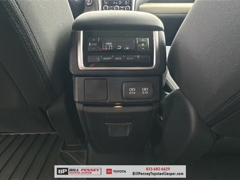 Used 2022 Subaru Ascent Premium w/ Convenience Package image 13