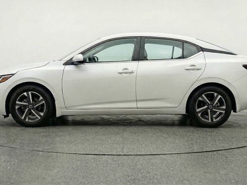 Used 2025 Nissan Sentra SV FWD image 5