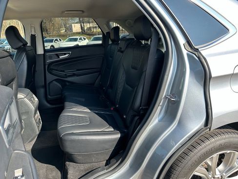 Used 2024 Ford Edge Titanium image 9