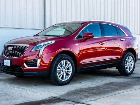 New 2026 Cadillac XT5 Luxury image 3