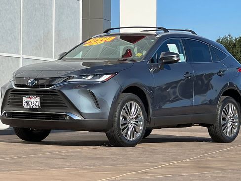 Certified 2024 Toyota Venza XLE image 10