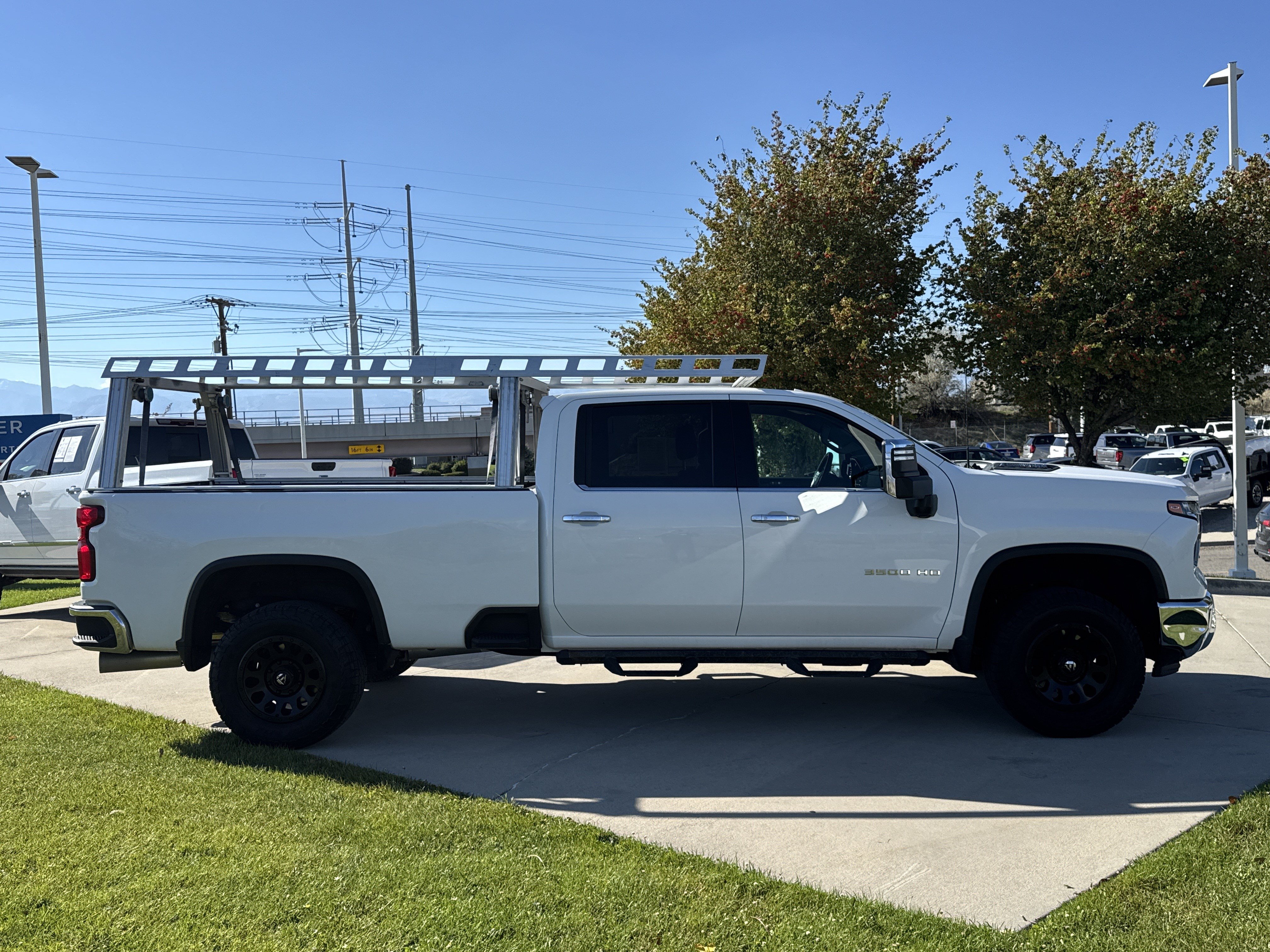 Used 2024 Chevrolet Silverado 3500 LTZ w/ LTZ Convenience Package AWD/4WD image 6