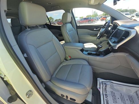 Used 2019 GMC Acadia SLT w/ LPO, Floor Liner Package FWD image 14