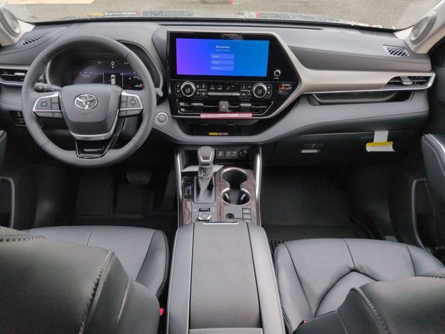 New 2026 Toyota Highlander Limited AWD/4WD image 15