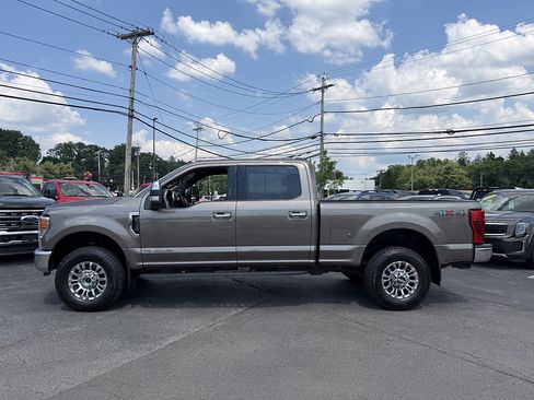 Certified 2022 Ford F350 Lariat w/ Chrome Package AWD/4WD image 3