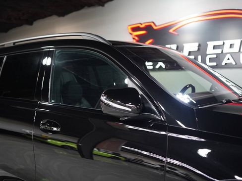 Used 2025 Mercedes-Benz Maybach GLS 600 4MATIC image 38