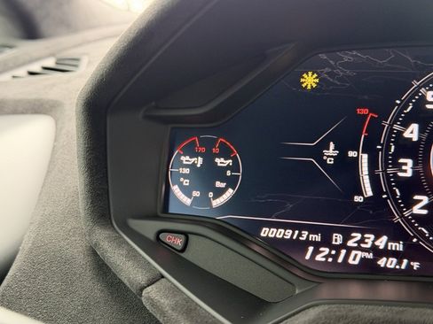 Used 2024 Lamborghini Huracan Sterrato image 43