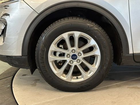 Used 2020 Ford Escape SE image 25