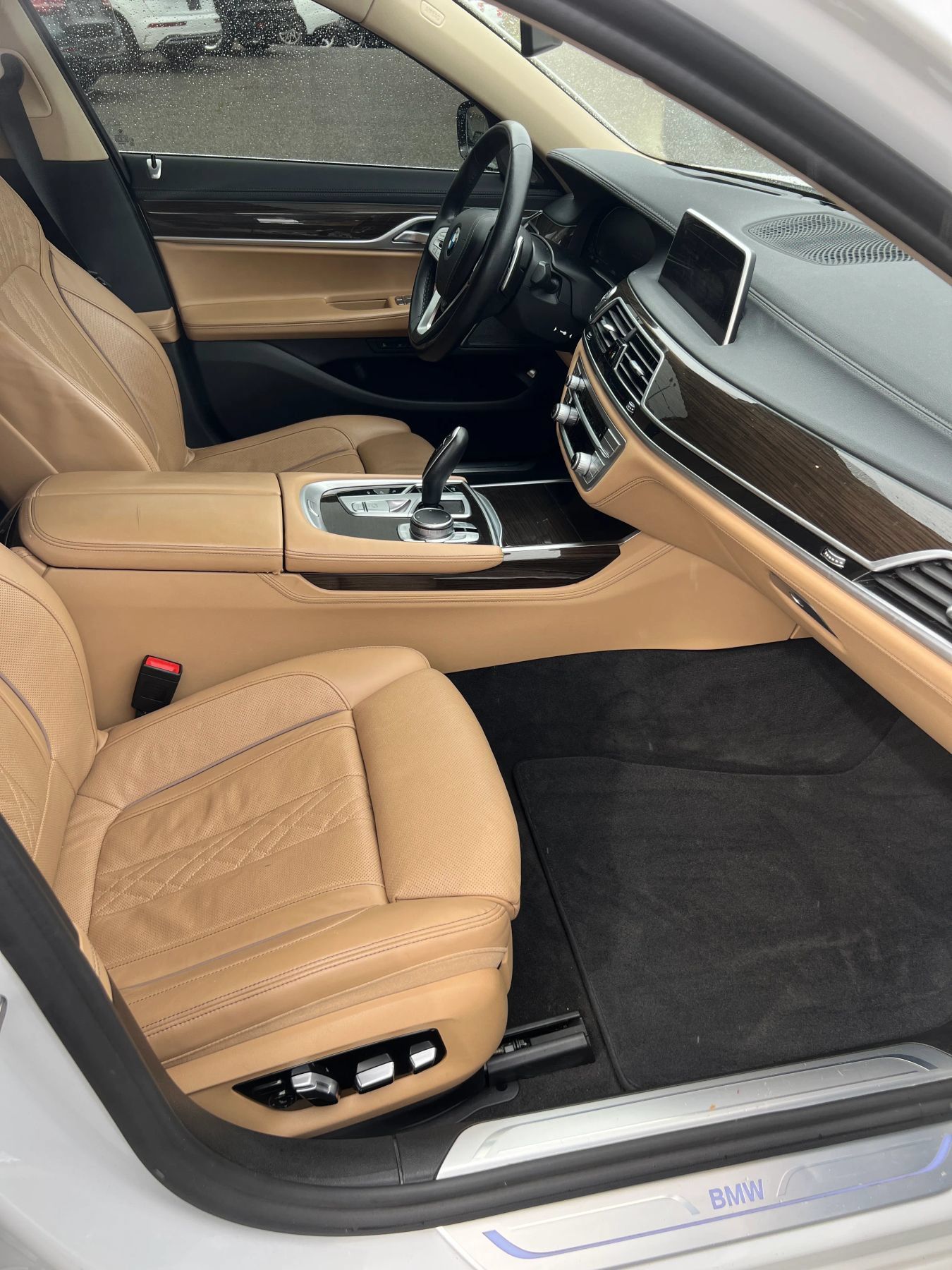 Used 2022 BMW 740i RWD image 22