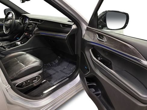 Used 2021 Jeep Grand Cherokee L Overland w/ Luxury Tech Group IV image 11