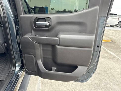 Used 2019 Chevrolet Silverado 1500 Custom w/ Custom Value Package RWD image 12