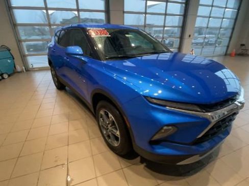 Used 2025 Chevrolet Blazer LT FWD image 4