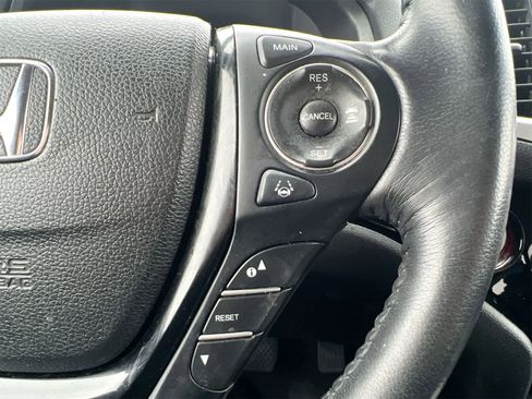 Used 2017 Honda Pilot Touring image 24