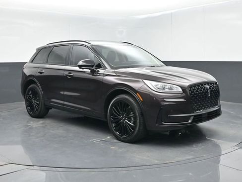 Used 2023 Lincoln Corsair Reserve w/ Equipment Group 201A FWD image 2