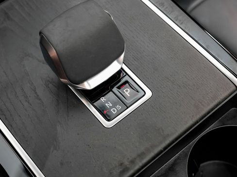 Used 2024 Land Rover Range Rover Velar Dynamic SE image 29