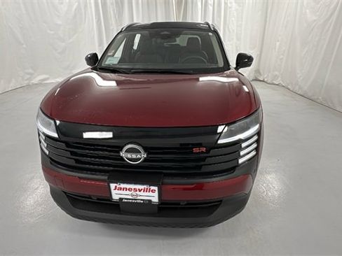 Used 2025 Nissan Kicks SR w/ Illumination Package image 8