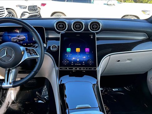 Certified 2025 Mercedes-Benz GLC 300 image 7