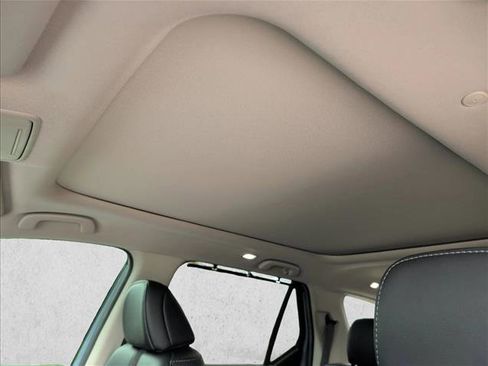 Used 2024 Honda Pilot Touring image 16