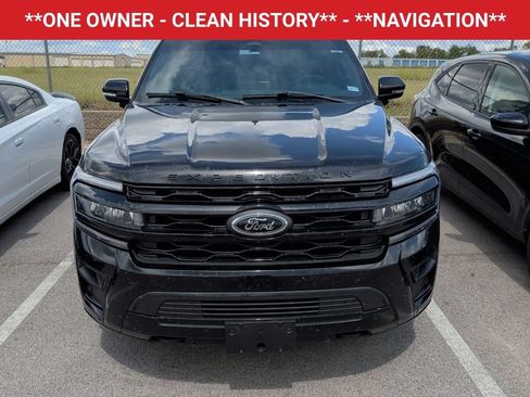 Used 2022 Ford Expedition Limited AWD/4WD image 2
