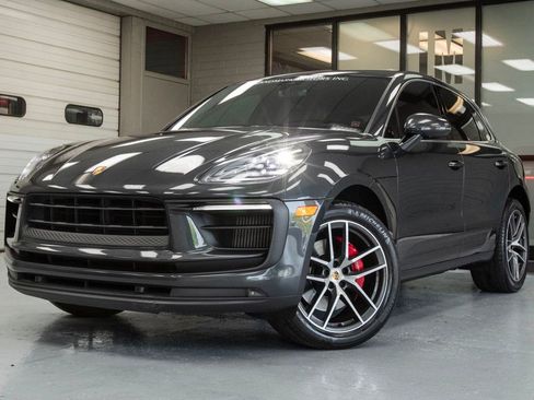 Used 2022 Porsche Macan S image 2