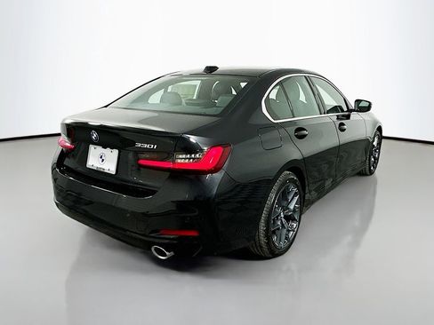 Used 2025 BMW 330i Sedan w/ Convenience Package image 5