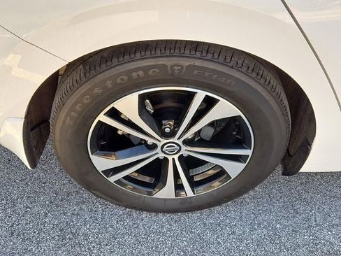 Used 2022 Nissan Sentra SV image 11