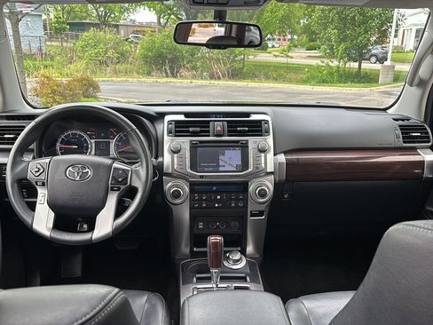 Used 2018 Toyota 4Runner Limited AWD/4WD image 30