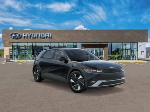 New 2026 Hyundai Ioniq 5 SE RWD image 2