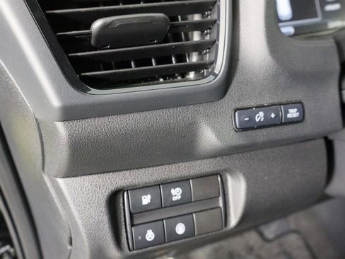 Used 2022 Nissan Leaf SV w/ Protection Package image 22