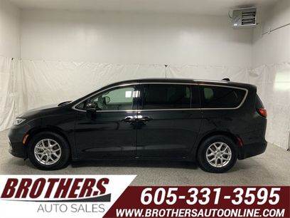 Used 2023 Chrysler Pacifica Touring-L