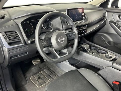 Used 2024 Nissan Rogue S AWD/4WD image 19