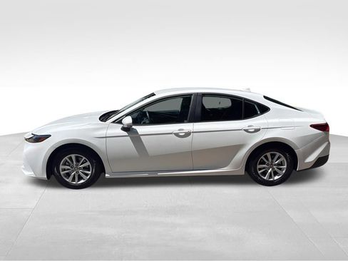 Used 2025 Toyota Camry LE FWD image 2