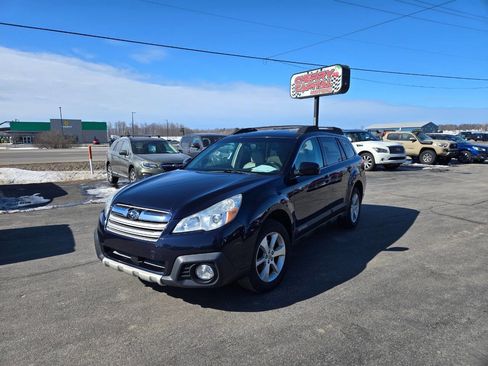 Used 2013 Subaru Outback 2.5i Limited w/ Moonroof Pkg image 3