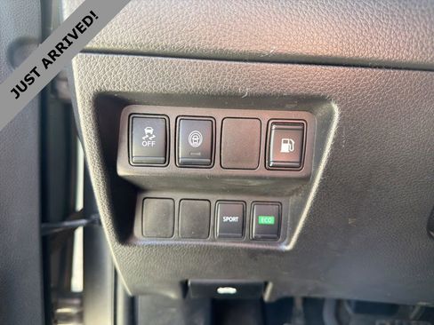 Certified 2020 Nissan Rogue S image 11