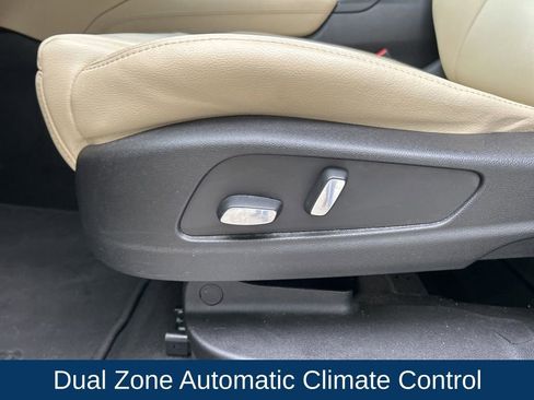 Used 2017 Cadillac XT5 FWD image 13