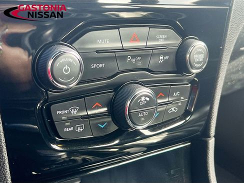 Used 2023 Chrysler 300 S image 21