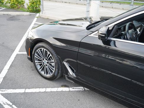 Used 2019 BMW 540i w/ Premium Package image 8