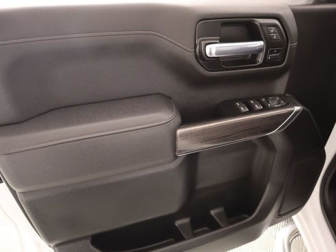 Used 2022 Chevrolet Silverado 1500 LTZ w/ Z71 Off-Road Package image 14